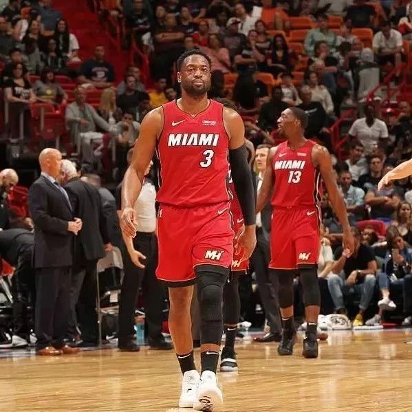 记者：云南玉昆接触的上海希望之星非蒯纪闻，目标为国产中锋（记者：云南玉昆接洽的“上海希望之星”不是蒯纪闻，目标锁定本土中锋）