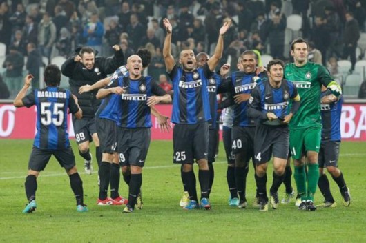 逆转！30岁锋霸独造2球，西甲豪强连进3球，欧冠翻盘（欧冠大逆袭：30岁锋霸独造两球，西甲豪门连轰三球完成翻盘）