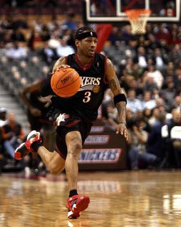 足球不会同情任何人（绿茵场从不怜悯任何人）