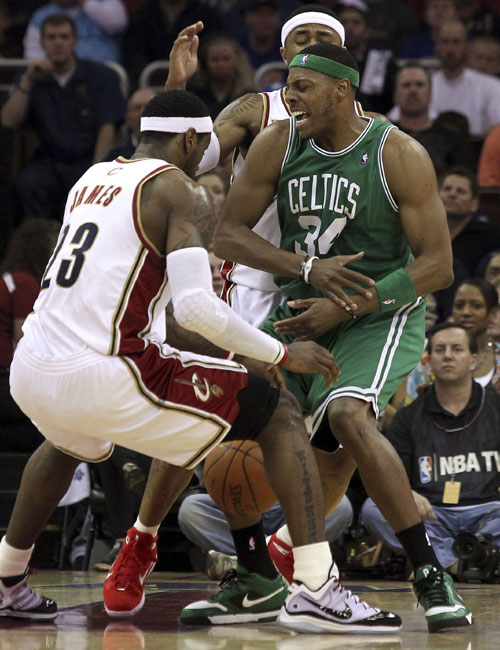 记者：恩昆库在冬窗的未来值得关注；米兰会和经纪人谈莱万（记者：冬窗恩昆库动向值得关注，米兰将与莱万经纪人会谈）