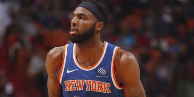 尤文全队和球迷一起出现在登机口，斯帕莱蒂和球迷们友好互动（尤文全队与球迷齐聚登机口，斯帕莱蒂亲切互动）