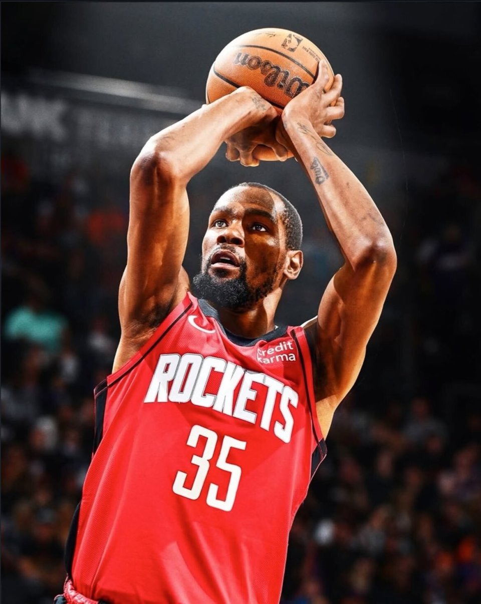 世体：施洛特贝克仍犹豫与多特续约，皇马与巴萨将争夺他（世体：施洛特贝克对与多特续约尚存迟疑，皇马巴萨或将展开争夺）