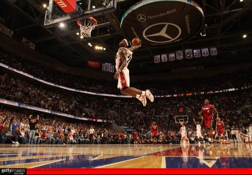 波特火力全开，三分线外精准打击（波特状态爆棚，外线三分稳准狠）