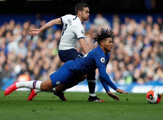 金球奖候选名单即将公布，热门人选浮现（金球奖候选名单将揭晓，热门人选呼之欲出）