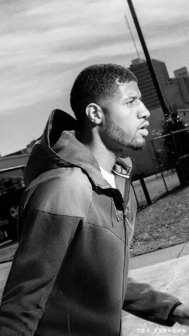 凯恩：英格兰目标是世界杯夺冠，要付出大量努力但令人兴奋（凯恩称英格兰目标是捧起世界杯，过程艰辛却令人振奋）