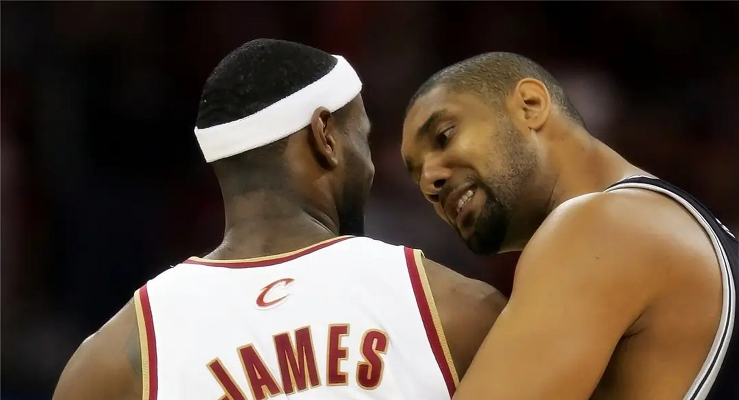 利兹联VS切尔西，悬念拉满！利兹联能否掀翻切尔西？（利兹联对阵切尔西：悬念十足，能否上演黑马逆袭？）