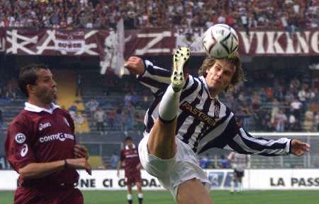 德转列瑞士球员历史身价前10：扎卡5000万欧第1，阿坎吉第2（德转发布瑞士球员历史身价前十：扎卡以5000万欧领跑，阿坎吉位列第二）