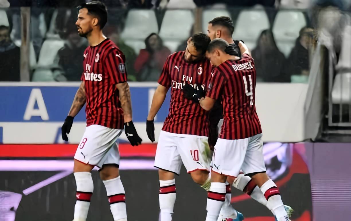 记者：拜仁将于明年一月开始与凯恩谈续约（消息称，拜仁将于明年1月启动与凯恩的续约谈判）