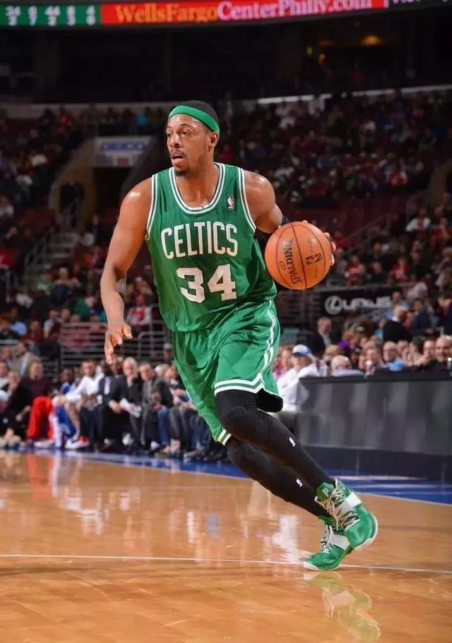 女子篮球联盟赛季焦点球员表现（女篮联盟本赛季核心球员表现盘点）