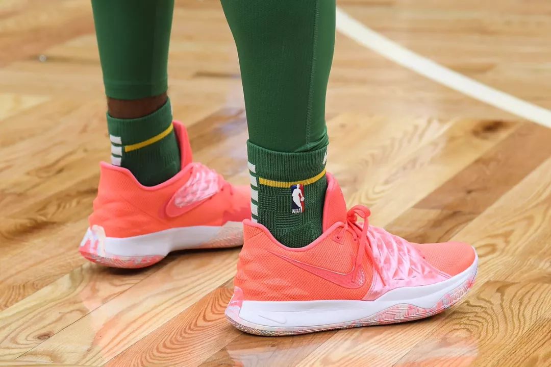 法兰克福1-1沃尔夫斯堡，岑特破门，巴舒亚伊点射绝平（法兰克福1-1狼堡：岑特建功，巴舒亚伊点球扳平）