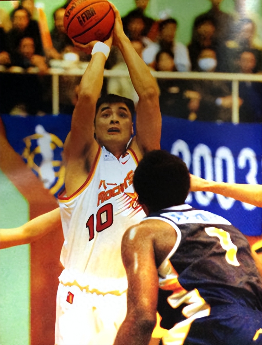 麦克丹尼尔斯第三节5中5轰12分，带领森林狼迫近比分（麦克丹尼尔斯第三节5投全中砍12分，助森林狼缩小差距）