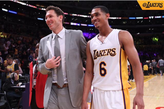 国乒面临危机？日本自卖自夸梯队建设：松岛辉空等人组成新三剑客（日本乒乓梯队高调崛起：松岛辉空领衔“新三剑客”，国乒承压？）