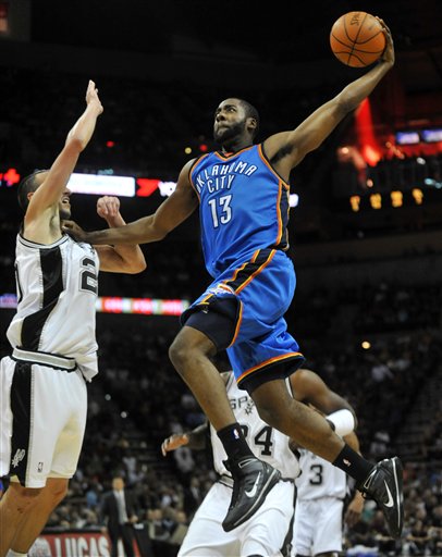 面包谈唐斯突破易摔倒：我很重视比赛的节奏 这些都不是好的表现（面包评唐斯突破频繁摔倒：比赛节奏更重要，这样的表现不佳）