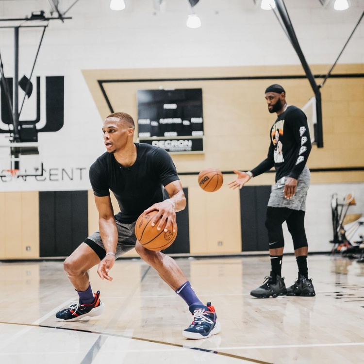 TA分析英格兰队小组赛形势：克罗地亚年龄大、加纳球员有威胁（TA解读英格兰小组前景：克罗地亚老化明显，加纳球员具威胁）