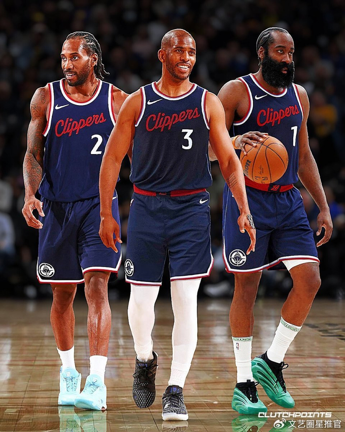 东契奇伤退，球队面临挑战（东契奇因伤退场，球队迎来考验）