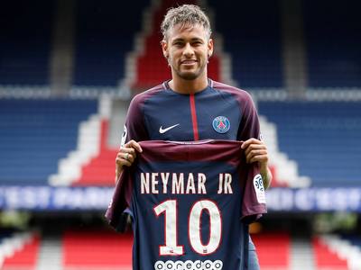 广岛主帅：能以一场胜利收官我感到高兴，比赛的过程极具挑战（广岛主帅：以胜利收尾令我欣喜，比赛过程充满挑战）