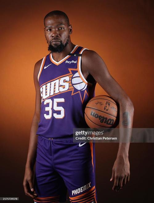 天空记者：利物浦助教范布隆克霍斯特是印尼国家队主帅候选（天空记者：利物浦助教范布隆克霍斯特进入印尼国家队主帅候选名单）