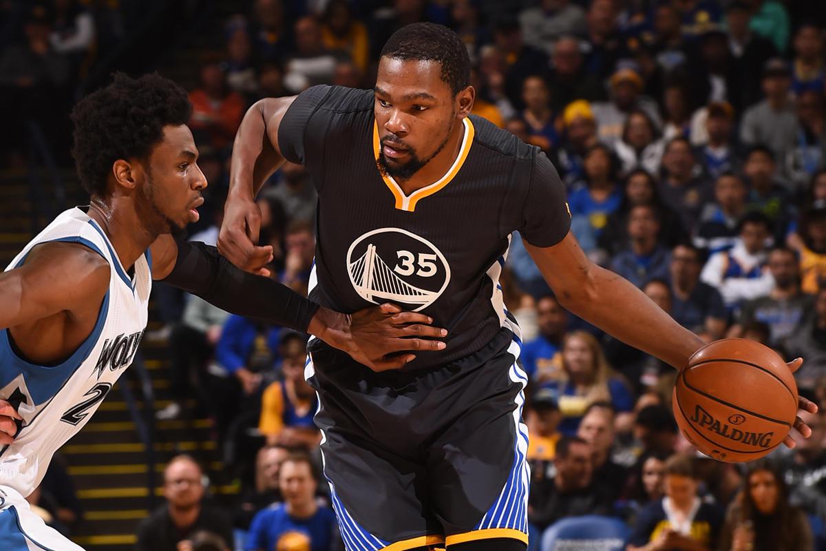 TA：非洲杯抽走曼联整条右路，阿莫林正在研究改打433（TA：非洲杯致曼联右路断档，阿莫林考虑改用4-3-3）