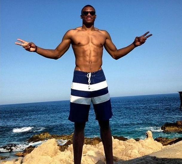 库威哈3大超级后卫，谁能拿30000分？一人板上钉钉，一人彻底没戏（库里、威少、哈登三大后卫谁能冲击3万分？一人稳了，一人无望）