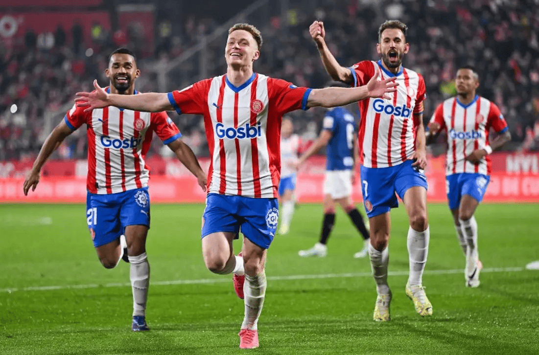 杜伦和康宁汉姆是近10年活塞首对同时砍30分两双的二人组（杜伦、康宁汉姆成活塞近10年首对同场30+两双组合）