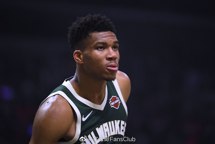 创纪录！弗拉格成NBA历史最年轻的连续3场得分20+球员（破纪录！弗拉格成为NBA史上最年轻连续三场得分20+的球员）