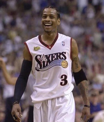 都体：尤文要求斯帕莱蒂遵守正装规定，比赛时不可以穿运动服（都体：尤文要求斯帕莱蒂比赛期间着正装，禁穿运动服）