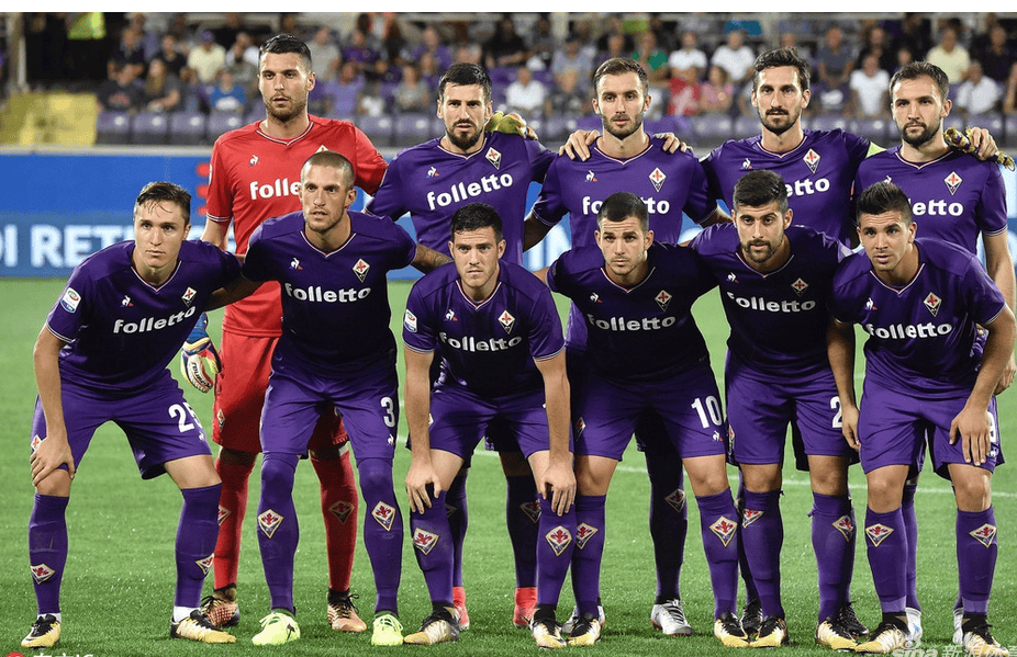 篮球盛宴：申京冲击篮筐（篮坛嘉年华：申京强攻篮下）