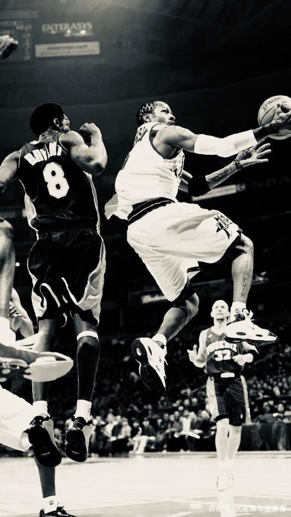 申花发布球队32岁生日海报，却把“32nd”写成“32th”（申花32岁队庆海报翻车：把“32nd”误写成“32th”）