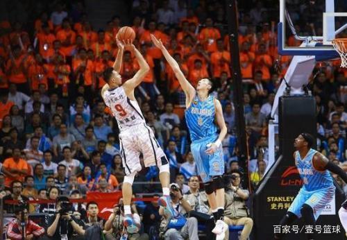 成败皆由你！高诗岩末节4中0&2罚不中，全场7分11助4断（高诗岩左右胜负：末节4投0中两罚不中，全场7分11助攻4抢断）