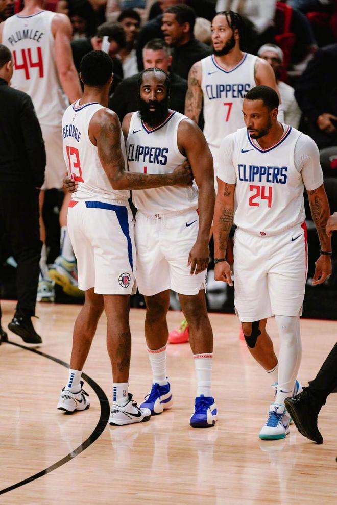 体坛记忆｜约书亚不会输给保罗，奥运冠军加职业三冠王，实力不容小觑（体坛回眸：奥运冠军兼职业三冠王加持的约书亚，对阵保罗难言败绩，实力毋庸置疑）