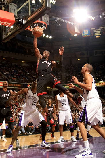 铃木彩艳长期伤缺！官方：帕尔马签下前水晶宫门将瓜伊塔（铃木彩艳因伤长期缺阵，帕尔马官宣前水晶宫门将瓜伊塔加盟）